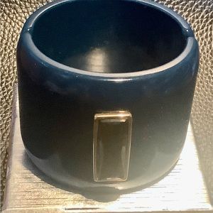 Large dark blue bracelet